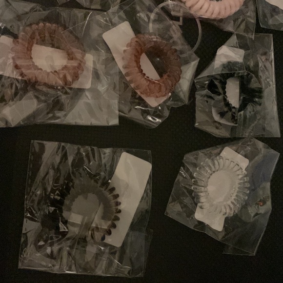 Lot of 10 accordion style no pull/tug hair ties different shapes and sizes - Picture 2 of 4